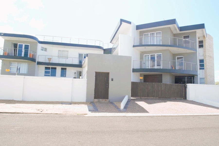 6 Bedroom Property for Sale in Perlemoenbaai Western Cape